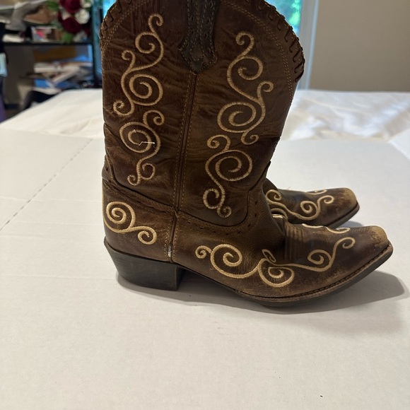 Ariat Brown and Cream Ankle Booties with Elegant Swirl Design - Picture 5 of 7